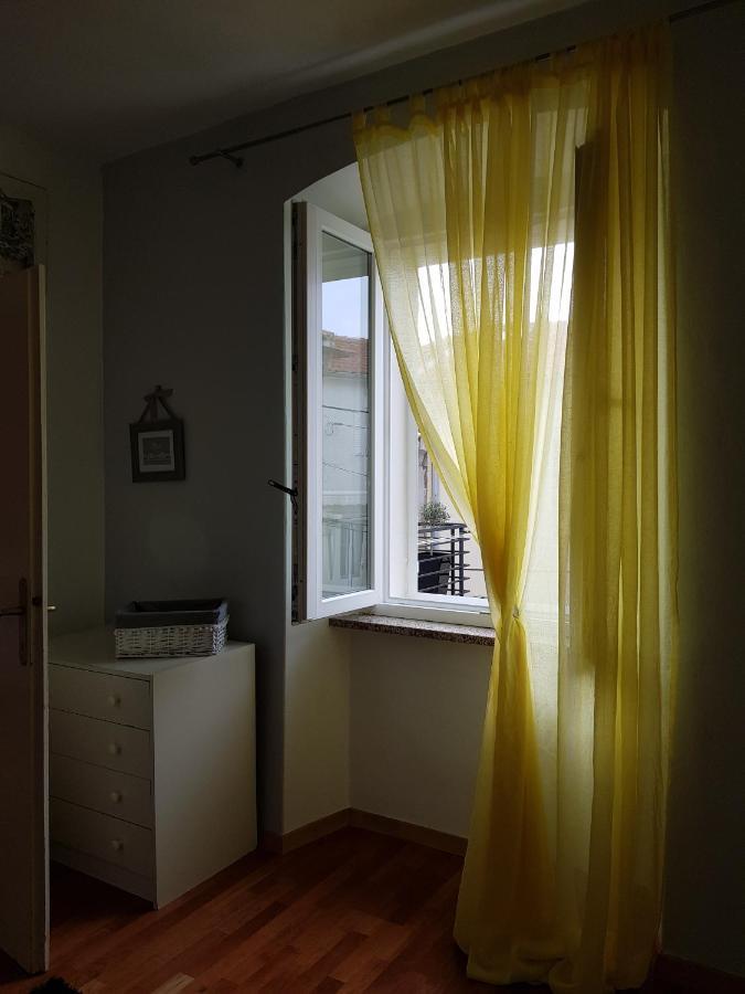 Apartment And Room Marija Krk Town Exteriör bild
