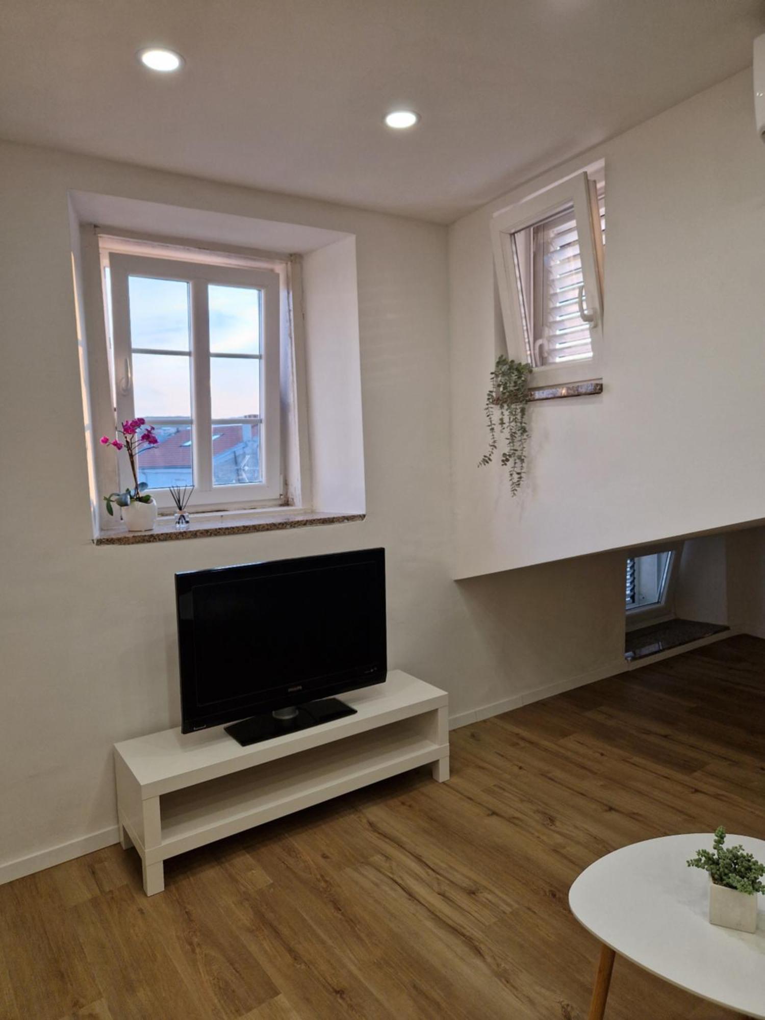 Apartment And Room Marija Krk Town Rum bild