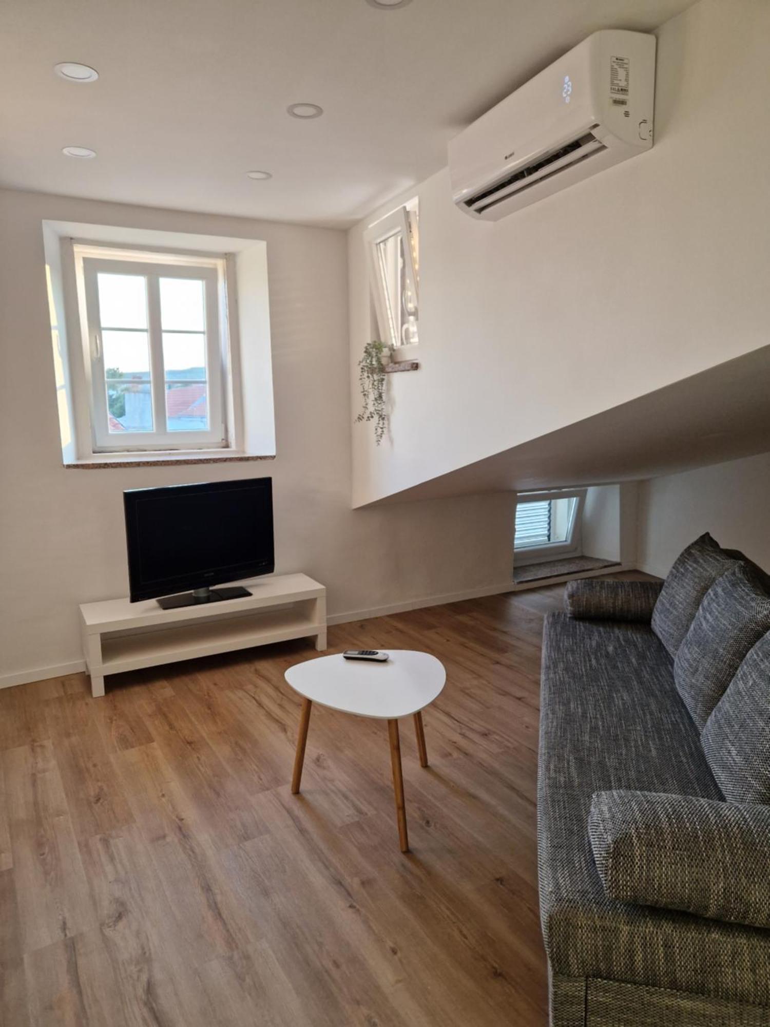 Apartment And Room Marija Krk Town Rum bild